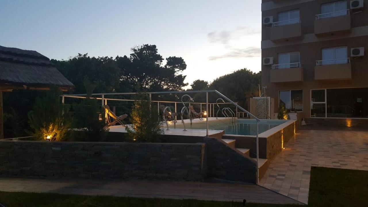 Brezos Hotel & Spa 瓦勒里亚德玛 外观 照片