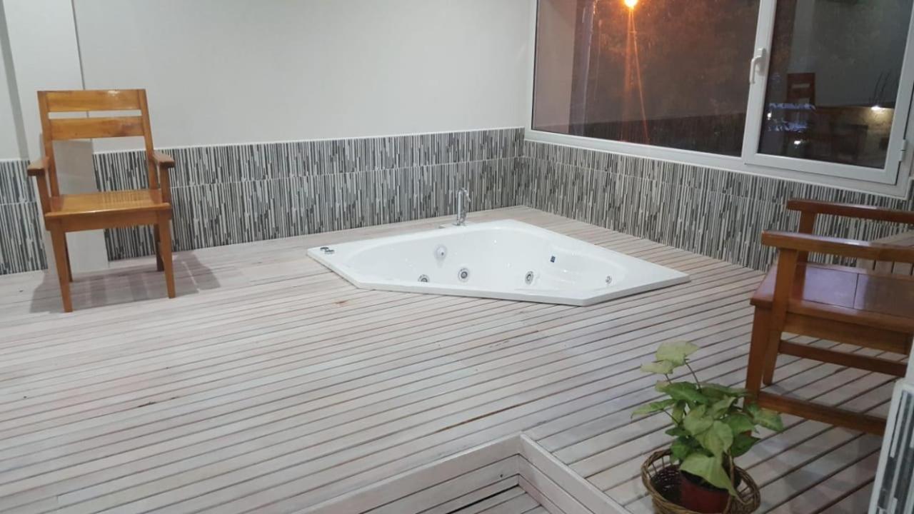 Brezos Hotel & Spa 瓦勒里亚德玛 外观 照片